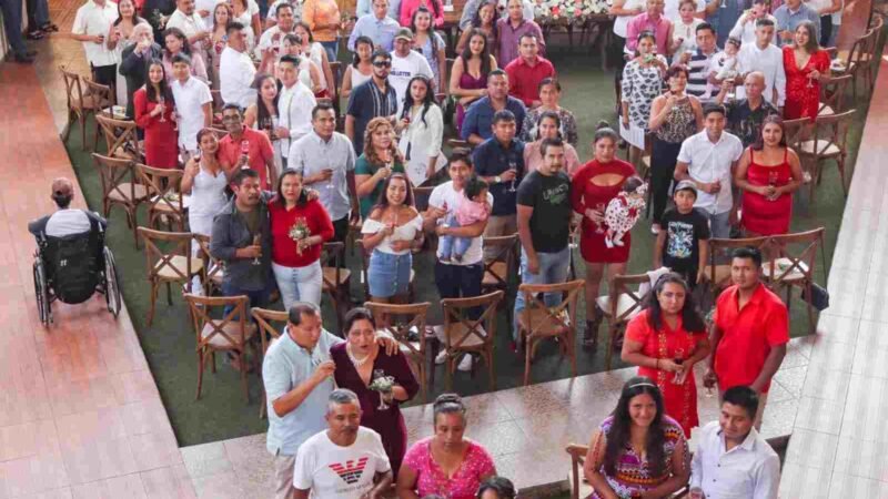 ¡FIESTA EN ATOYAC! SE UNEN LEGALMENTE 38 PAREJAS