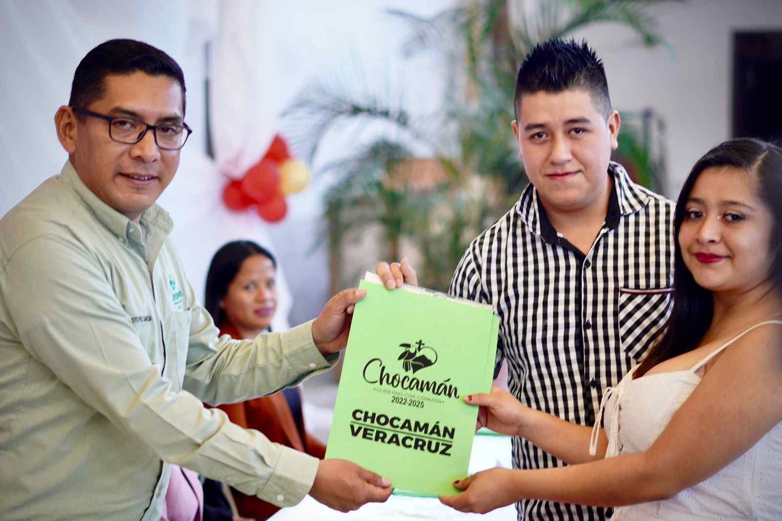 50 PAREJAS SE DAN EL “SÍ”
