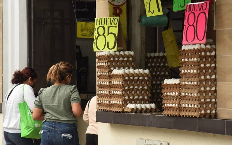 ESTADOUNIDENSES CRUZAN A MÉXICO A COMPRAR HUEVOS POR INFLACIÓN