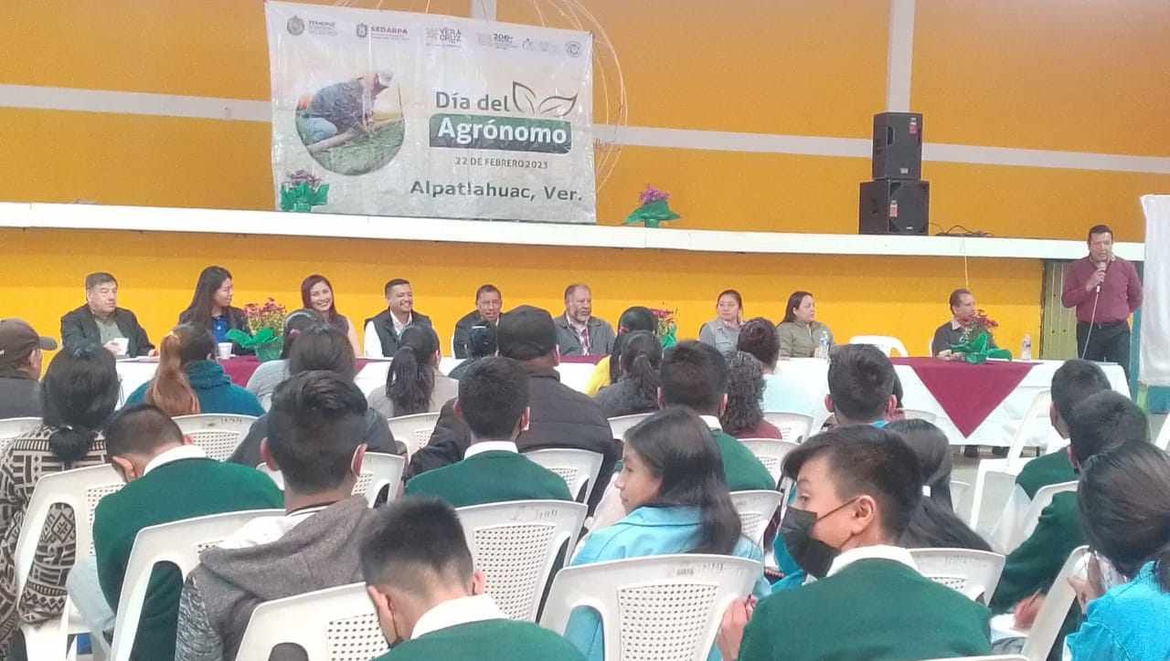 CELEBRAN DÍA DEL AGRÓNOMO EN ALPATLÁHUAC