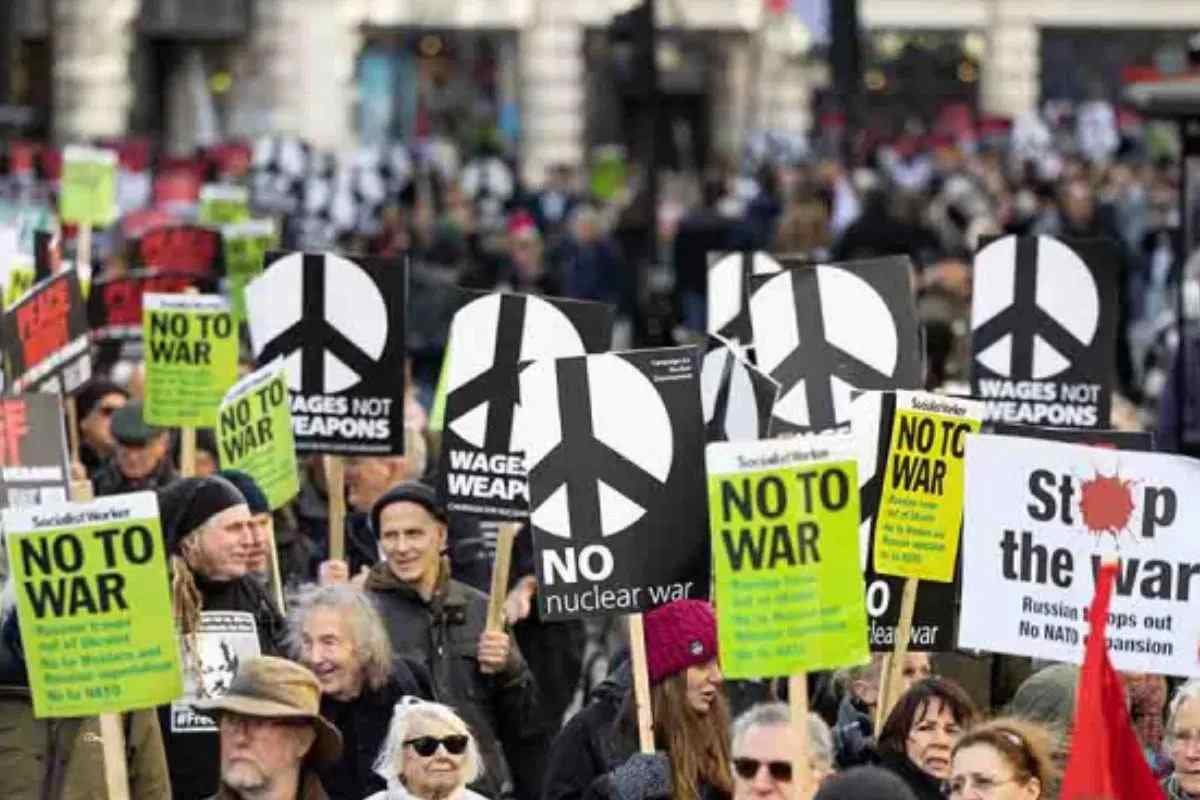 PROTESTAN EN ALEMANIA CONTRA SUMINISTRO DE ARMAS A UCRANIA