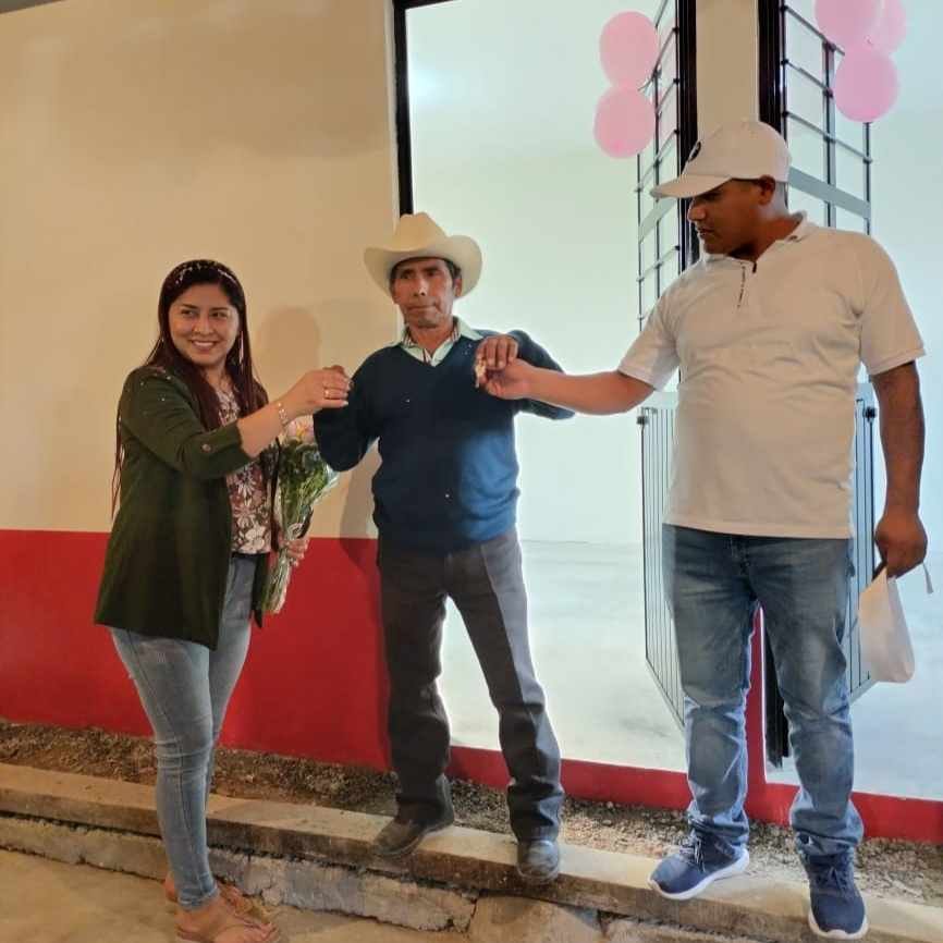 ENTREGAN CUARTOS DORMITORIOS EN ACATICPAC