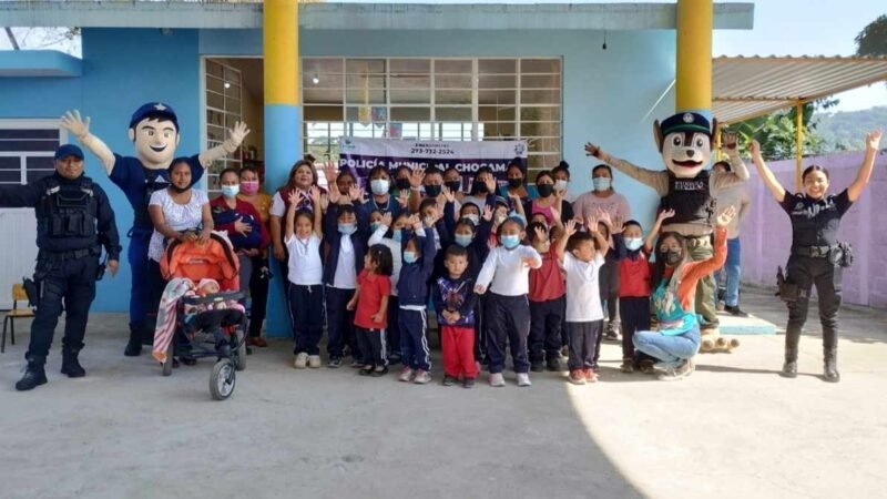 LLEVAN PLÁTICAS DE PREVENCIÓN DEL DELITO A CALAQUIOCO