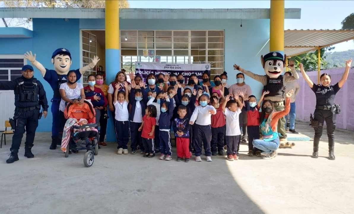 LLEVAN PLÁTICAS DE PREVENCIÓN DEL DELITO A CALAQUIOCO