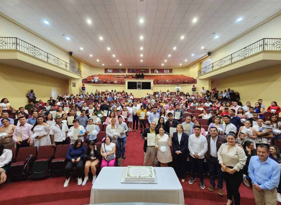 CONTRAEN NUPCIAS 40 PAREJAS EN HUATUSCO