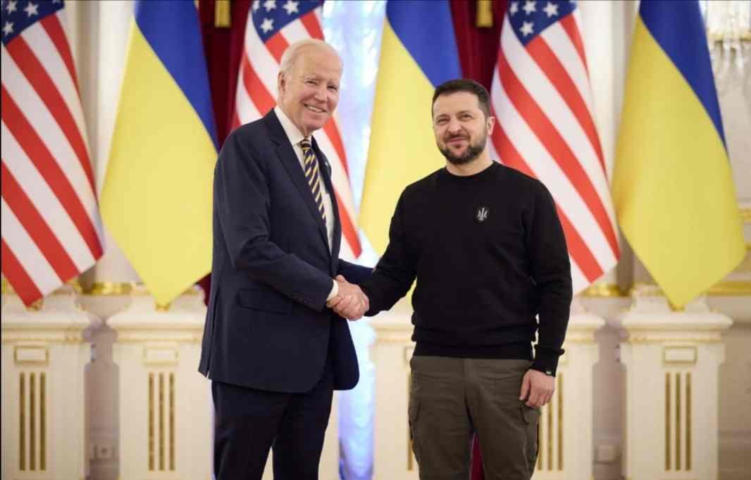 JOE BIDEN VISITA KIEV Y ANUNCIA MÁS AYUDA MILITAR A UCRANIA
