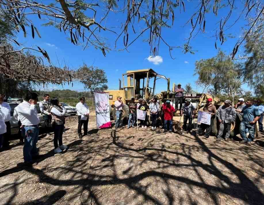 INICIAN REHABILITACIÓN DE CAMINOS SACA COSECHAS EN TENAMPA