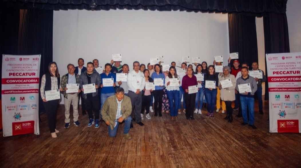 CAPACITAN A PRESTADORES DE SERVICIOS EN COSCOMATEPEC