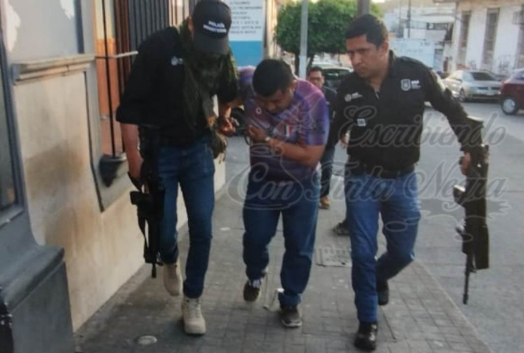 DESAPARECIÓ A COMERCIANTE DE AMATLÁN; YA ESTA TRAS LAS REJAS