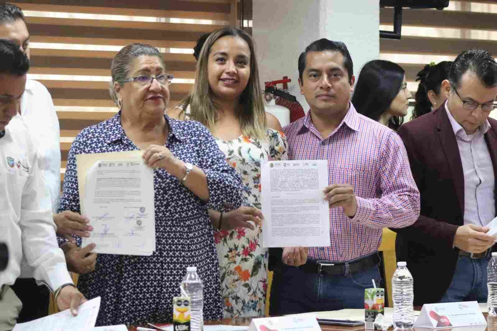 FIRMA CONVENIO AYUNTAMIENTO Y EL INSTITUTO CONSORCIO CLAVIJERO