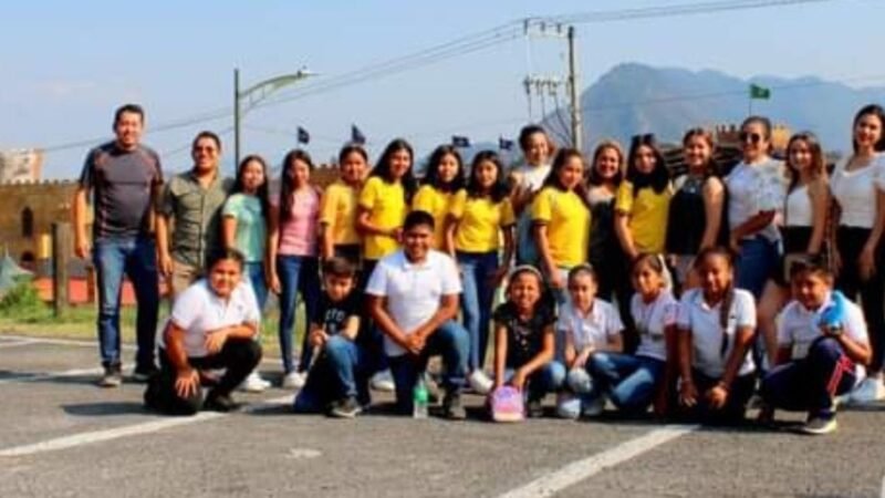 PREMIAN A GANADORES DE CONCURSO DE ESCOLTAS