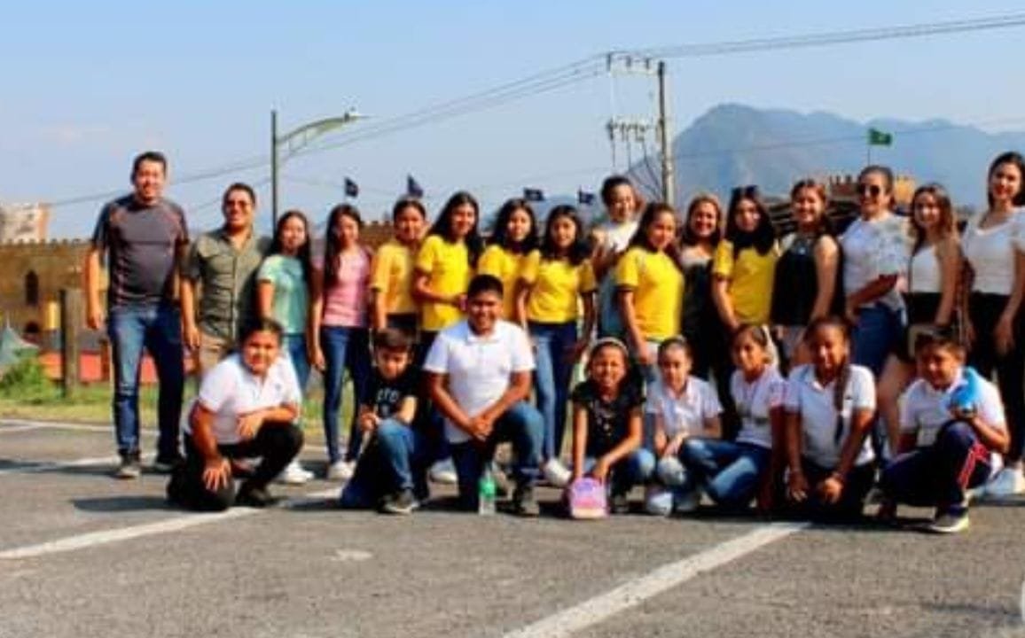 PREMIAN A GANADORES DE CONCURSO DE ESCOLTAS