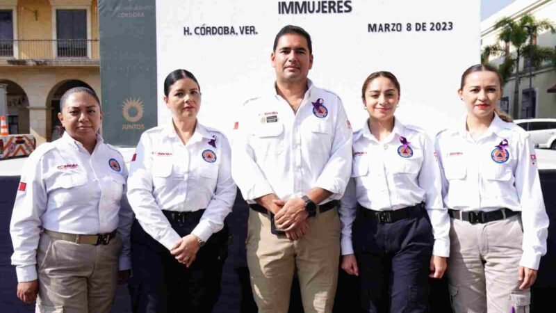 ENTRA EN MARCHA LA PRIMERA GUARDIA FEMENIL DE PROTECCIÓN CIVIL