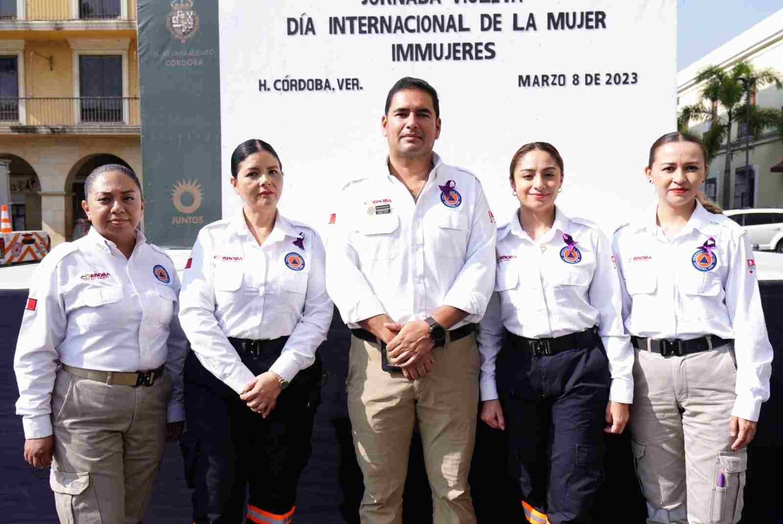 ENTRA EN MARCHA LA PRIMERA GUARDIA FEMENIL DE PROTECCIÓN CIVIL