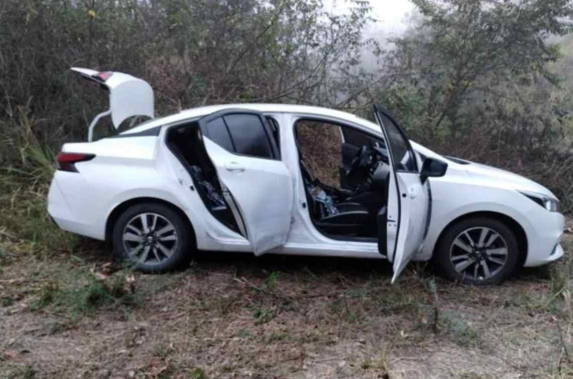 ASEGURAN VEHÍCULO CON DROGA Y ARMAS