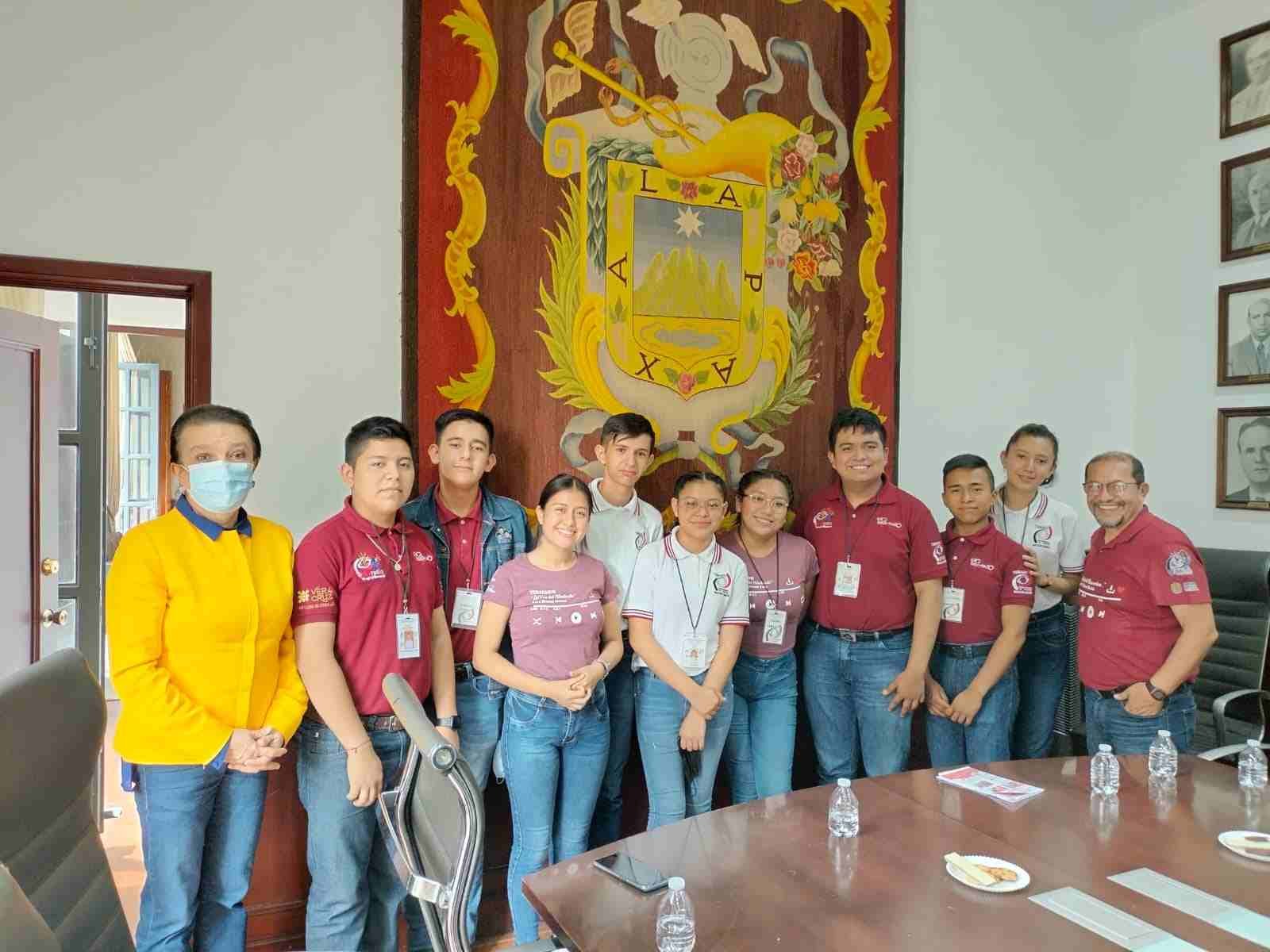 VISITAN ESTUDIANTES DE COMAPA RTV