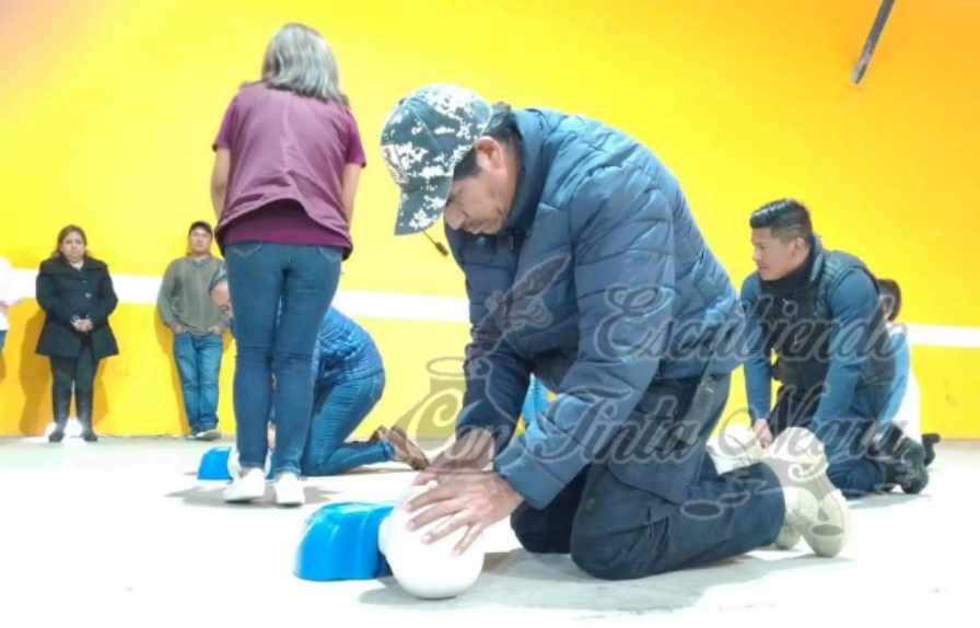 CAPACITAN A POLICÍA MUNICIPAL Y PROTECCIÓN CIVIL EN PRIMEROS AUXILIOS