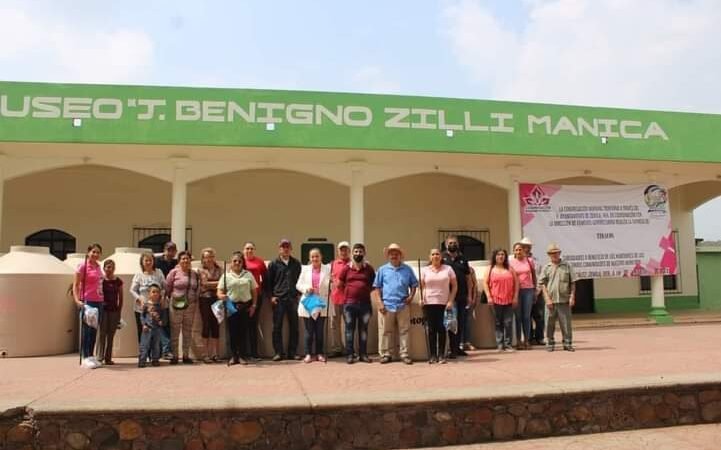 ENTREGAN DEPÓSITOS DE AGUA A FAMILIAS DE ZENTLA