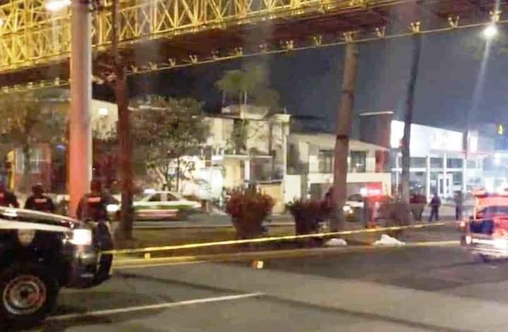 JOVEN HUYE DE RIÑA, LO ATROPELLAN Y MUERE