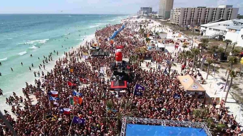 SPRING BREAKERS LLENAN PLAYAS MEXICANAS PESE A ALERTA DE EU