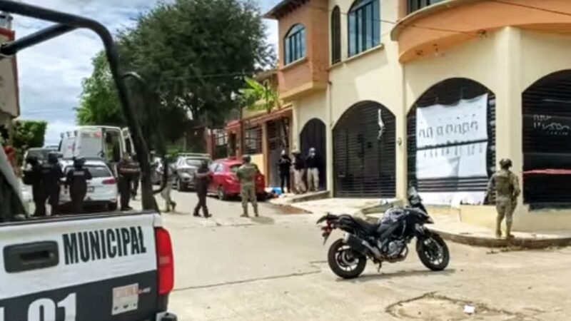 ASESINAN A HOMBRE MIENTRAS LAVABA AUTO