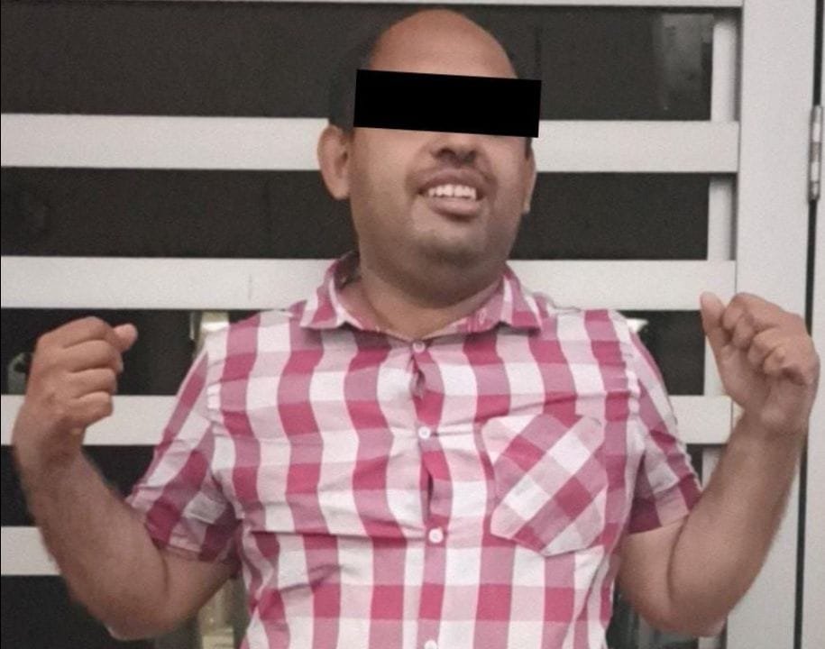 LO DETIENEN POR ACOSAR A PROFESORA