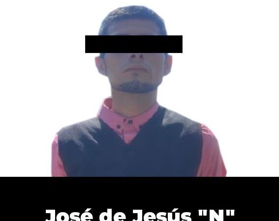 DETIENEN A SUJETO CON ARMA DE FUEGO Y CAMIONETA ROBADA