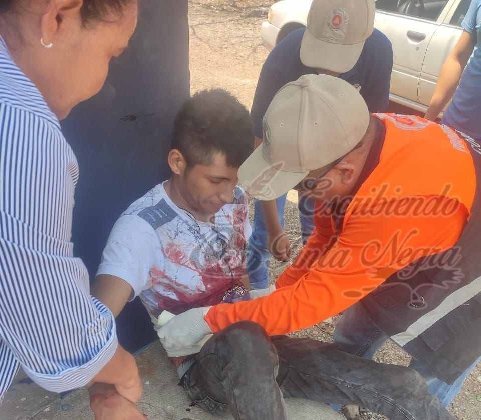 LO APUÑALAN EN COMAPA