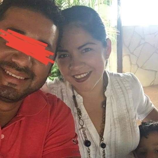 ASESINA A SU PAREJA FRENTE A SUS HIJOS Escribiendo Con Tinta Negra