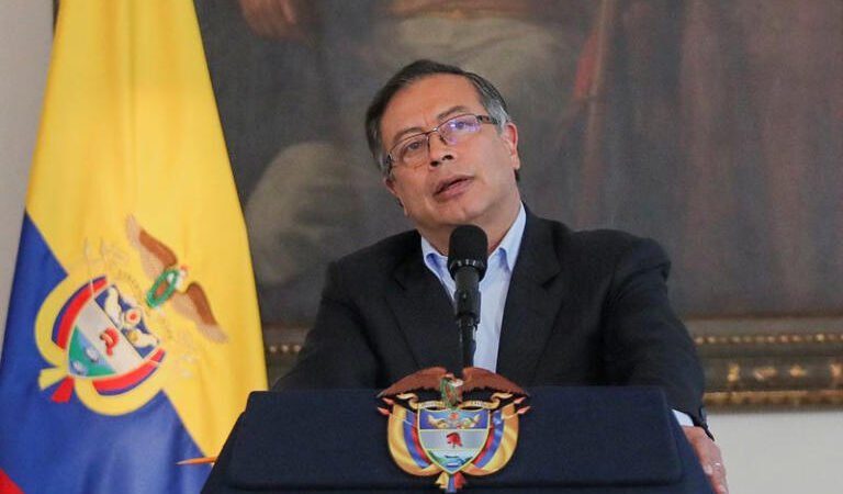 PERÚ RETIRA A SU EMBAJADOR EN COLOMBIA POR ‘INJERENCIAS’ DE GUSTAVO PETRO
