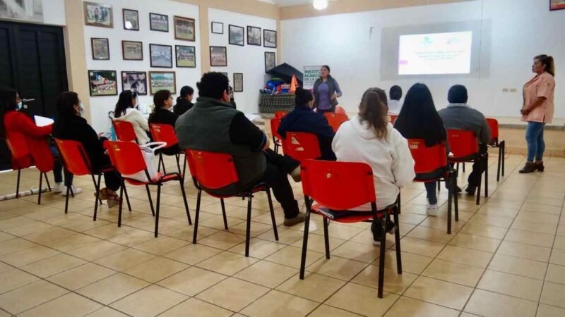 CAPACITAN A AUTORIDADES SOBRE VIOLENCIA FAMILIAR Y SEXUAL