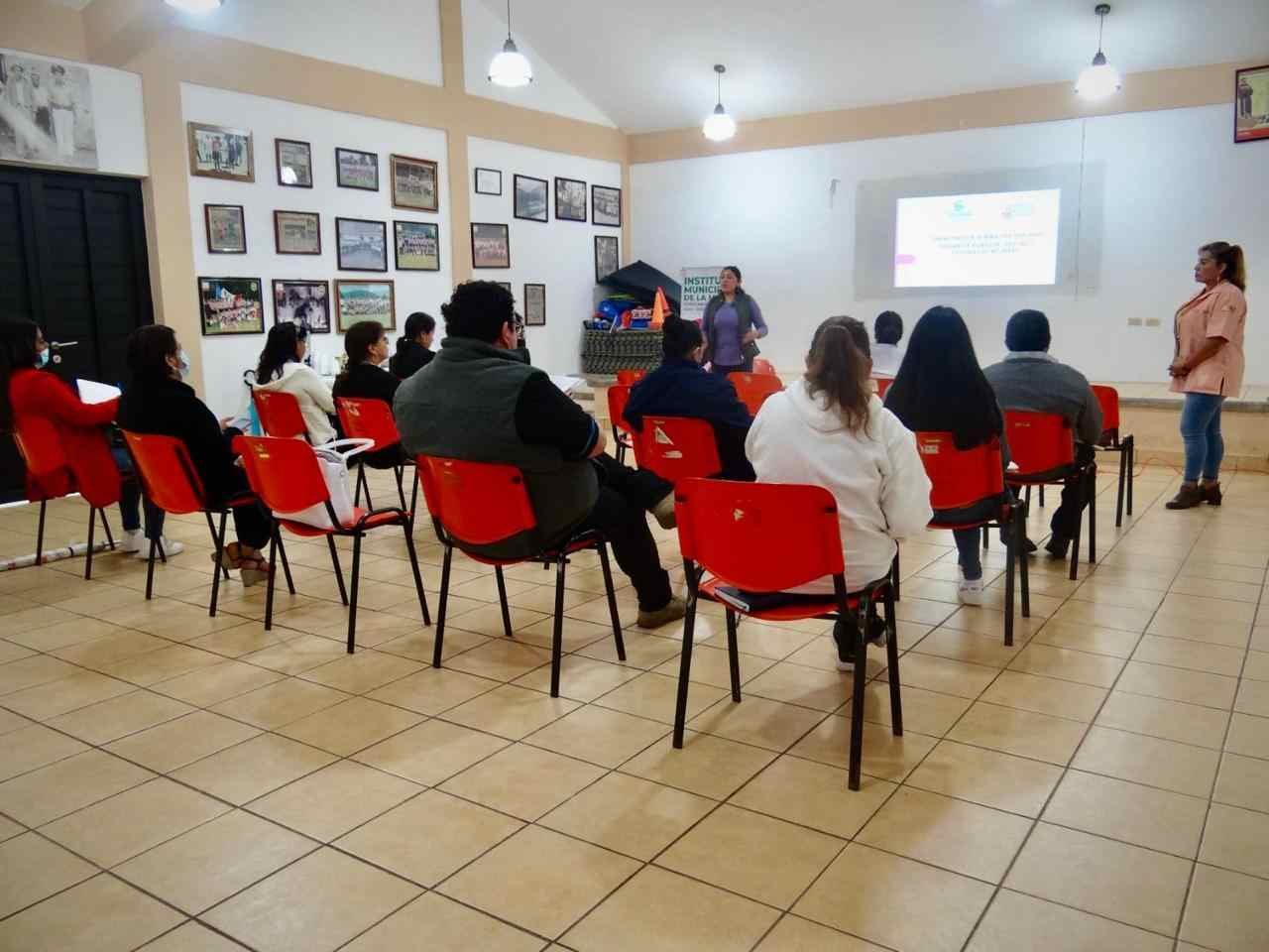 CAPACITAN A AUTORIDADES SOBRE VIOLENCIA FAMILIAR Y SEXUAL
