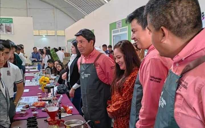 PARTICIPA IXHUATLÁN DEL CAFÉ EN FERIA PROFESIOGRÁFICA