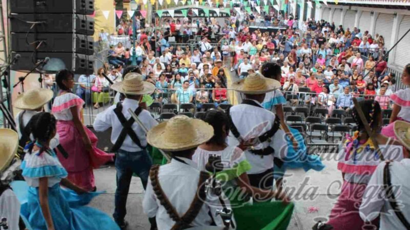 SE PRESENTA CON ÉXITO BALLET DE ALPATLÁHUAC EN ORGULLO VERACRUZANO
