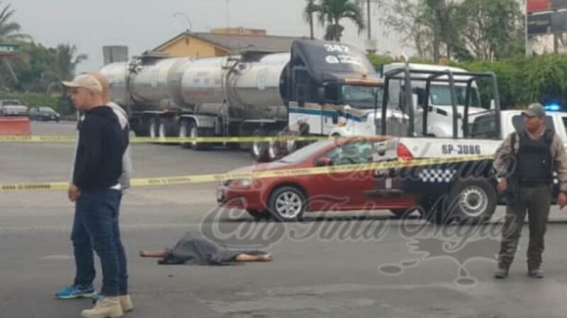 VEHÍCULO ATROPELLA Y MATA A INDIGENTE