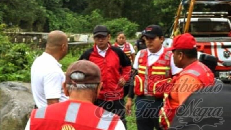 RESCATAN A JOVENCITA EN TÚNELES DE ATOYAC; INTENTÓ SUICIDARSE