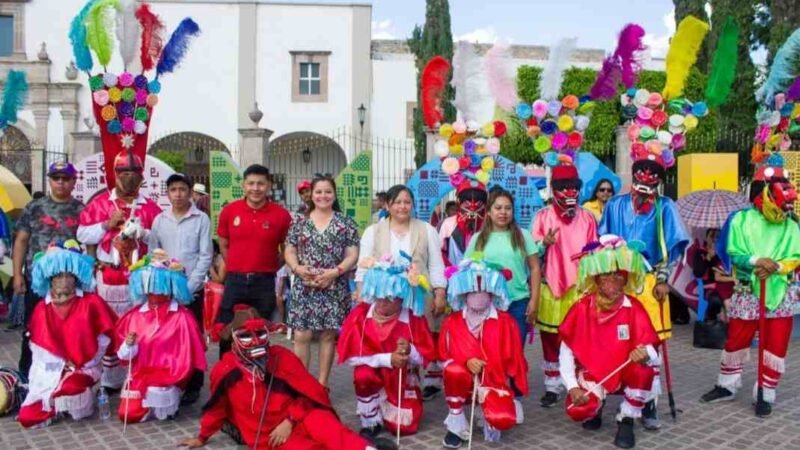 PROMUEVEN LA DANZA DE LOS SANTIAGOS A NIVEL NACIONAL