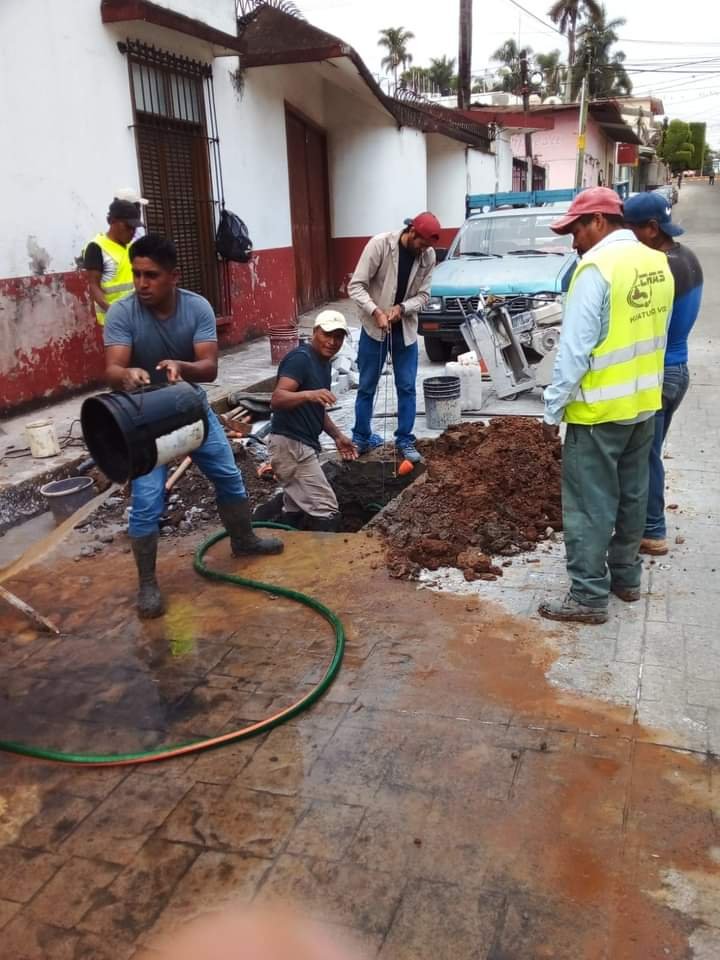 CONTINÚA COMISIÓN DE AGUA CON REPARACIÓN DE FUGAS