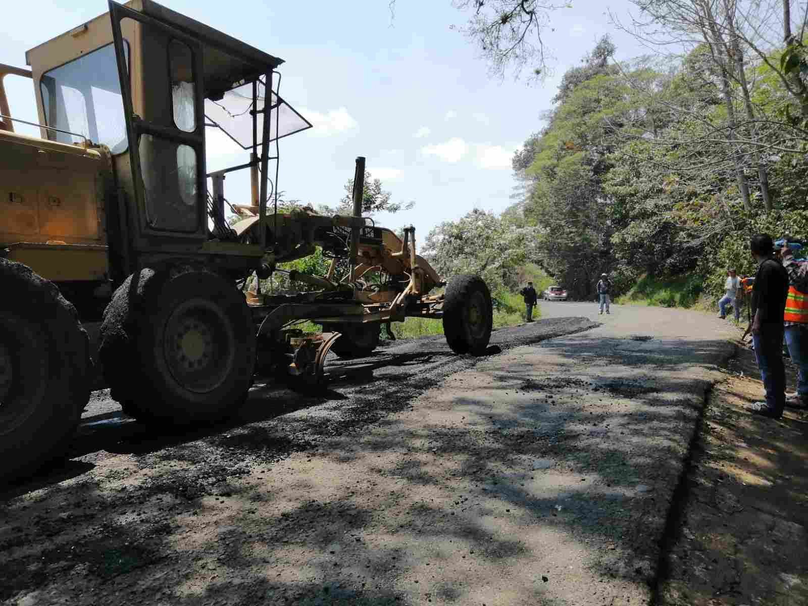 REHABILITAN VIALIDADES DE TENAMPA
