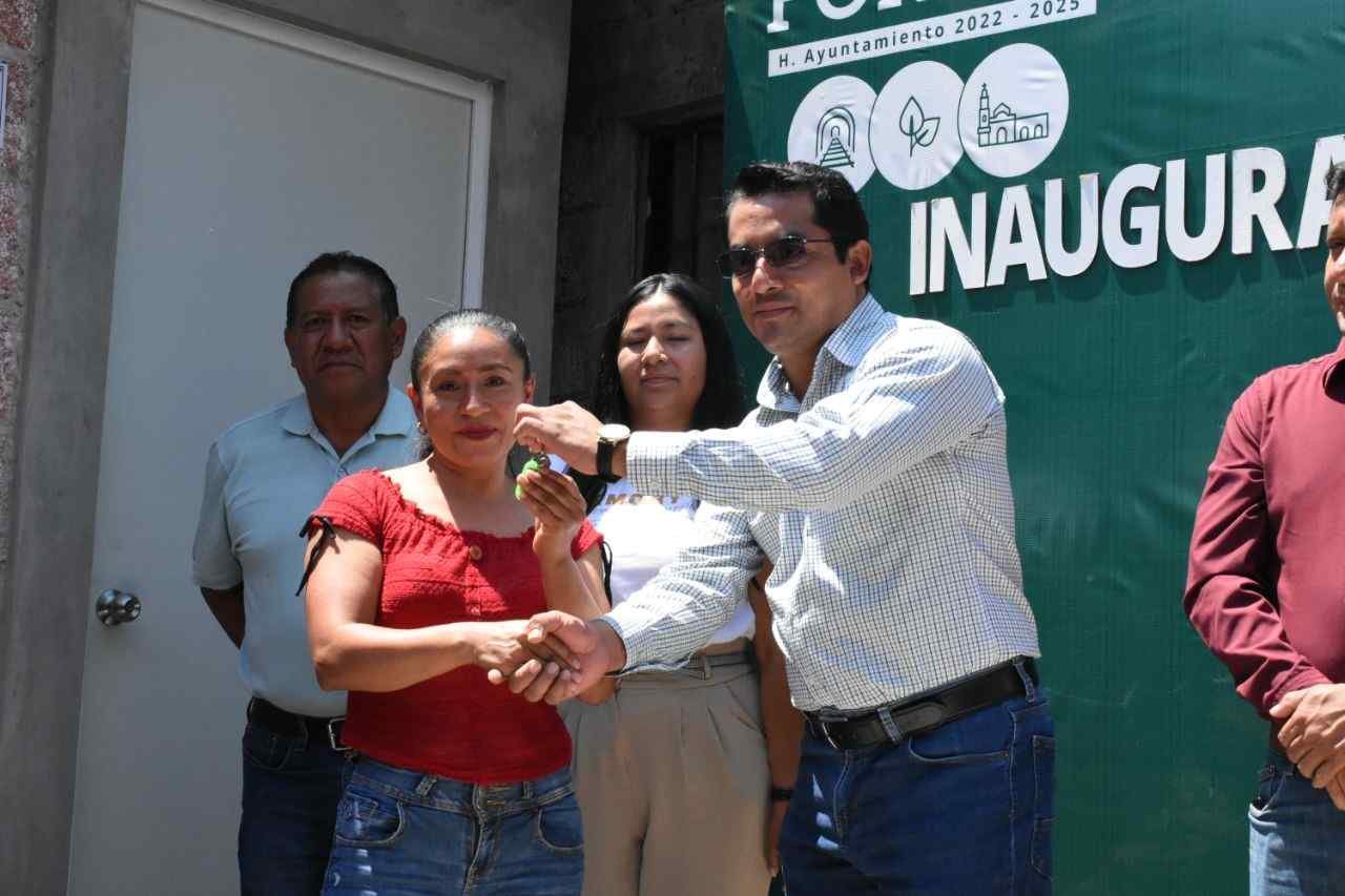 ENTREGA GERARDO ROSALES CUARTOS DORMITORIOS EN VILLA UNIÓN
