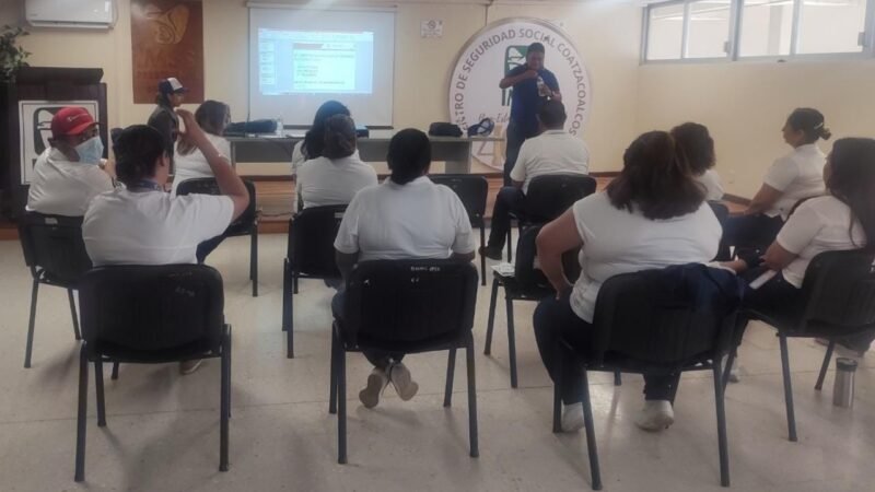 SE CAPACITA IMSS EN LENGUA DE SEÑAS