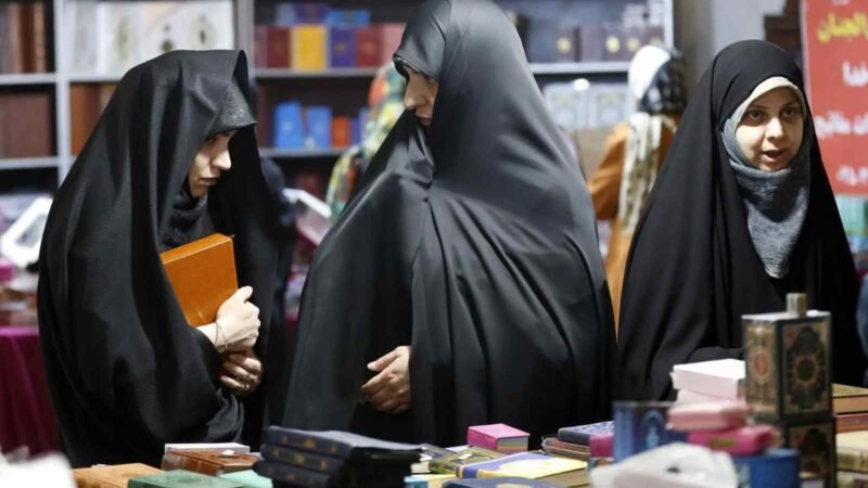 IRÁN USARÁ CÁMARAS PARA IDENTIFICAR A MUJERES SIN VELO