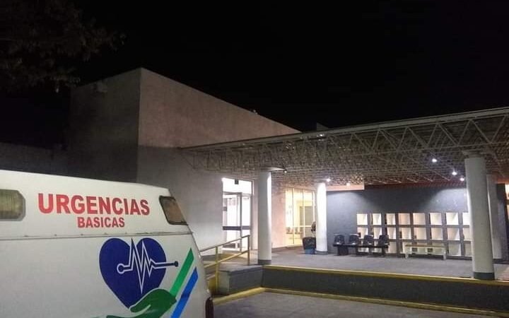 APUÑALA A SU PAREJA; VECINOS LO DETIENEN