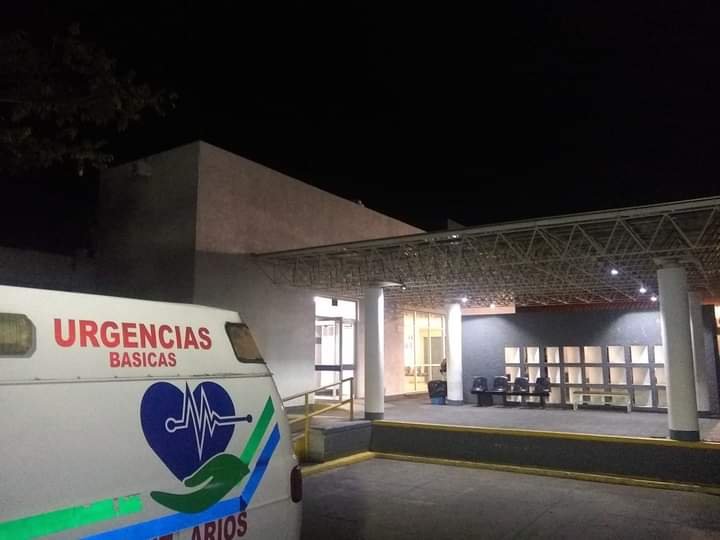 APUÑALA A SU PAREJA; VECINOS LO DETIENEN