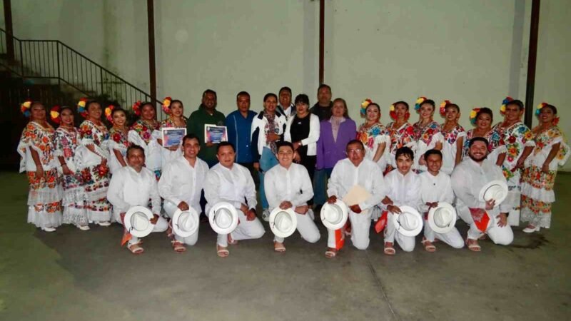 SE PRESENTA BALLET FOLKLÓRICO YUCATECO EN CHOCAMÁN