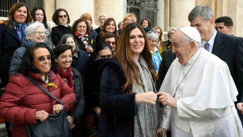 EL PAPA FRANCISCO AFIRMA QUE “LAS MUJERES SON VALIENTES PERO HAY ALGUNAS HISTÉRICAS”