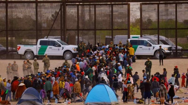 MIGRANTES EN CENTROS DE DETENCIÓN DE MÉXICO AUMENTARON 43%