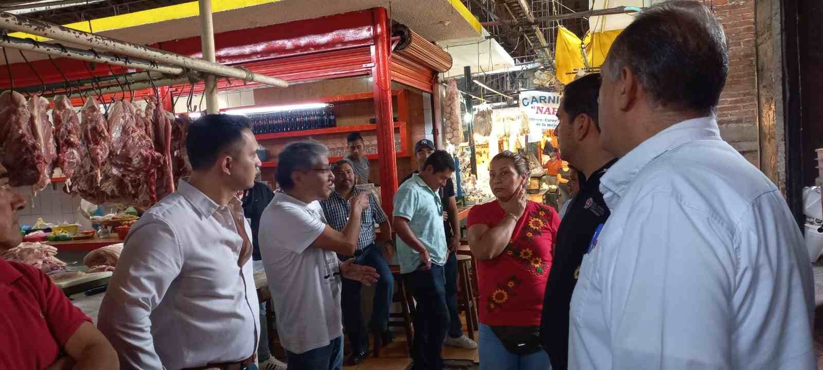 RECORRE COMERCIO LOCALES DEL REVOLUCIÓN CON AFECTACIÓN COLATERAL PARA INICIAR OBRA DE REHABILITACIÓN 