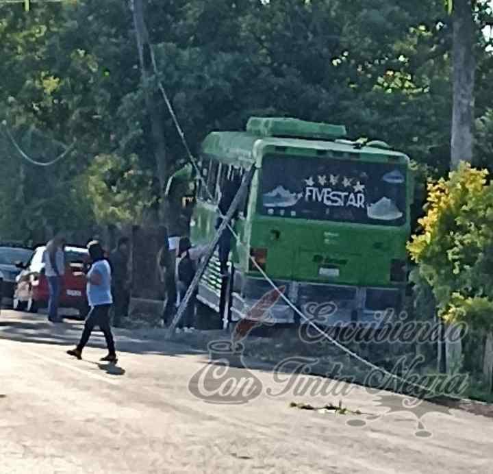 AUTOBÚS SE QUEDA SIN FRENOS