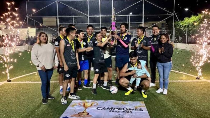 “UN QUE HACER” SE CORONA CAMPEONES